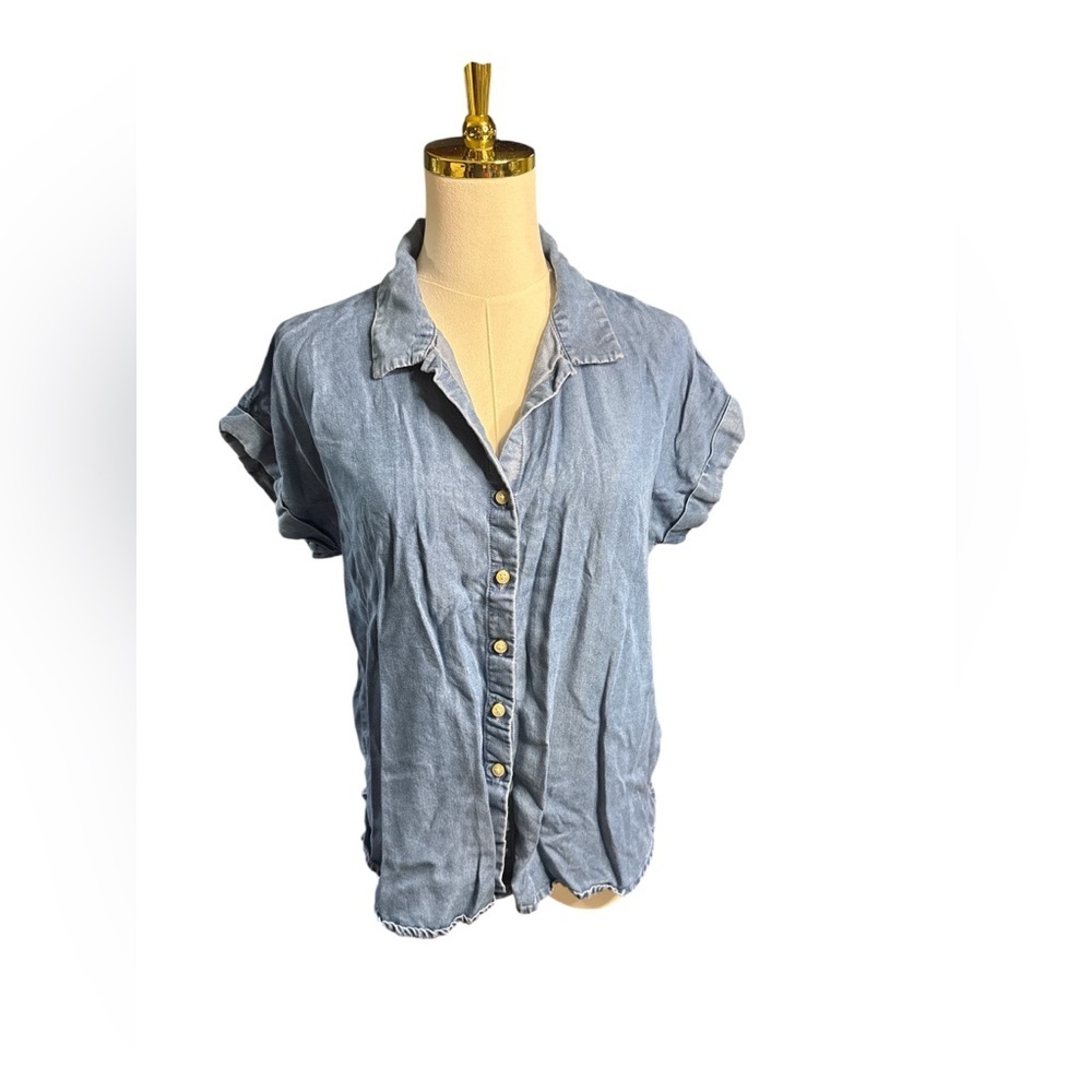 Lucky Brand Blue Button Down Chambray Shirt Tencel Short Sleeve Size S Petite
